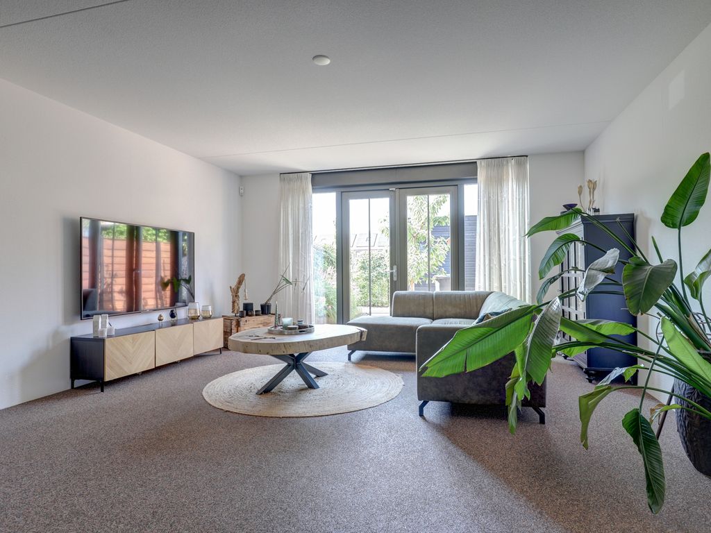 Parklaan 153, WADDINXVEEN