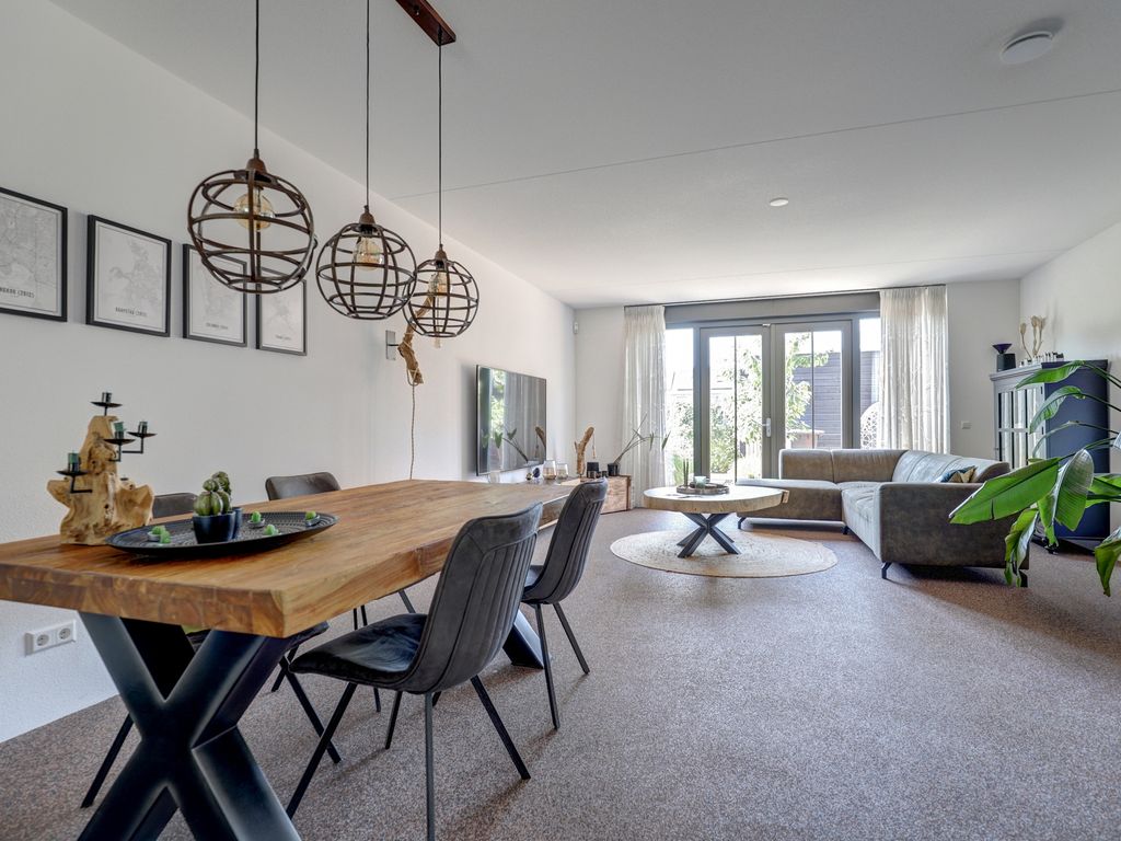 Parklaan 153, WADDINXVEEN