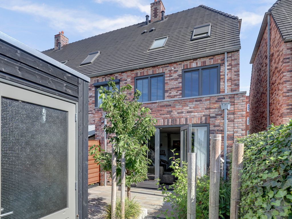 Parklaan 153, WADDINXVEEN