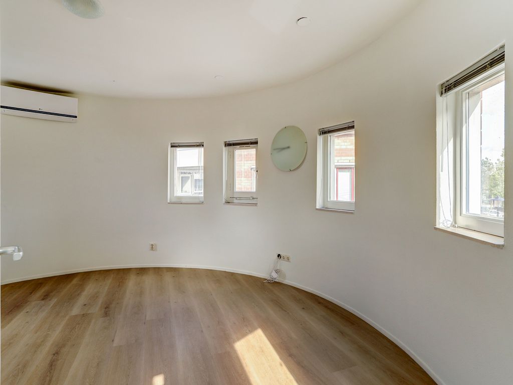 Raadhuisplein 71, LEKKERKERK