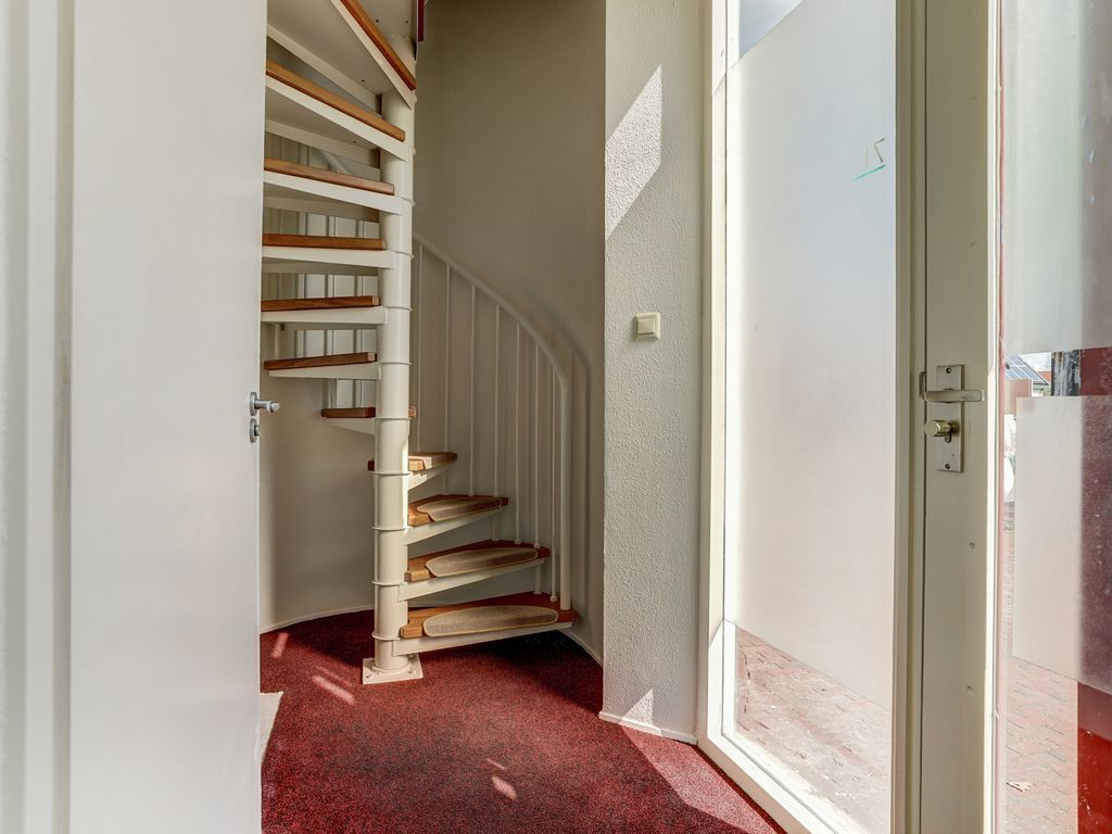 Raadhuisplein 71, LEKKERKERK