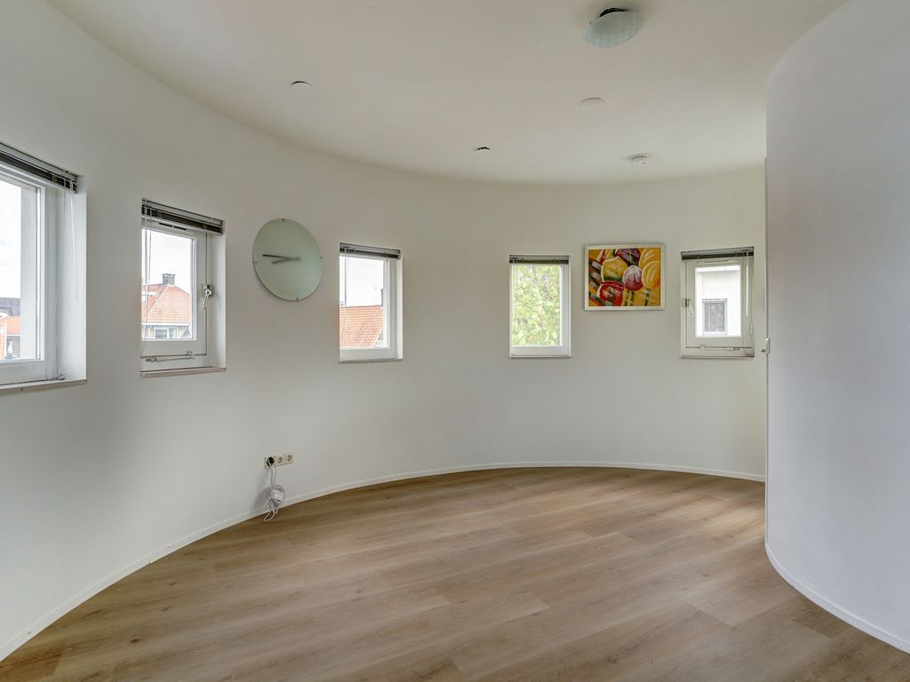 Raadhuisplein 71, LEKKERKERK