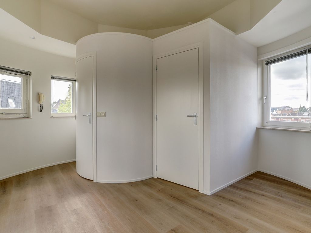 Raadhuisplein 71, LEKKERKERK