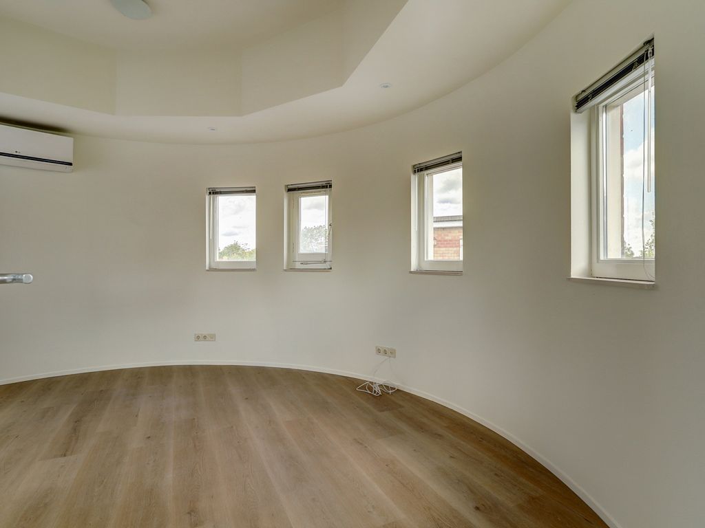 Raadhuisplein 71, LEKKERKERK