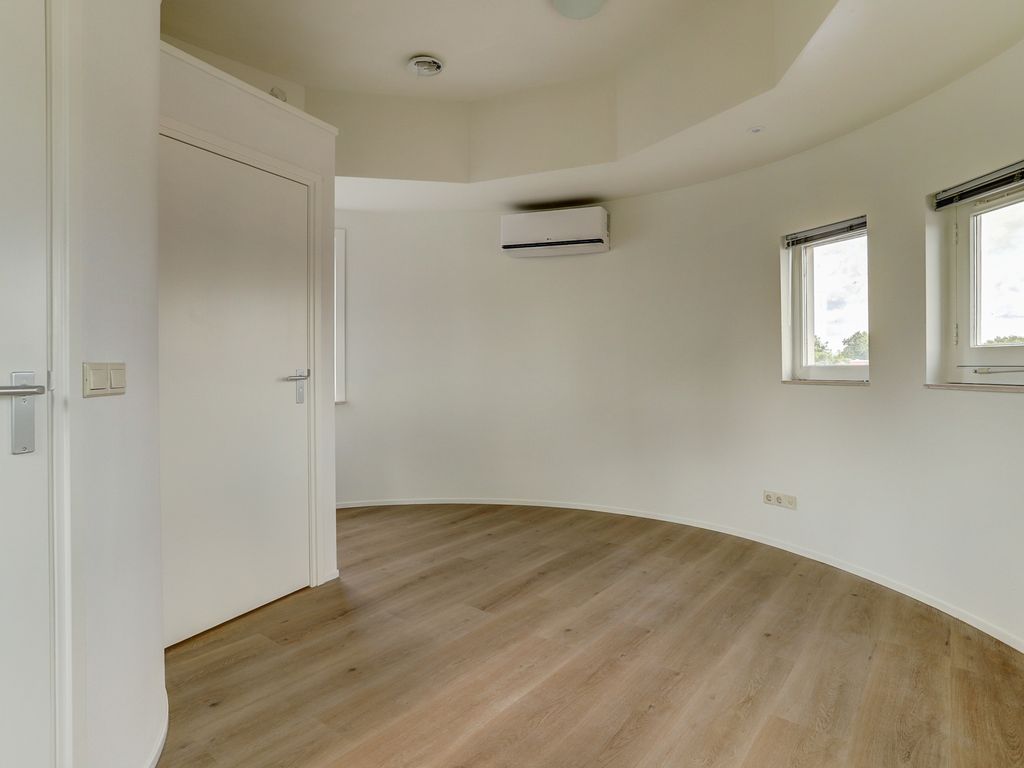 Raadhuisplein 71, LEKKERKERK