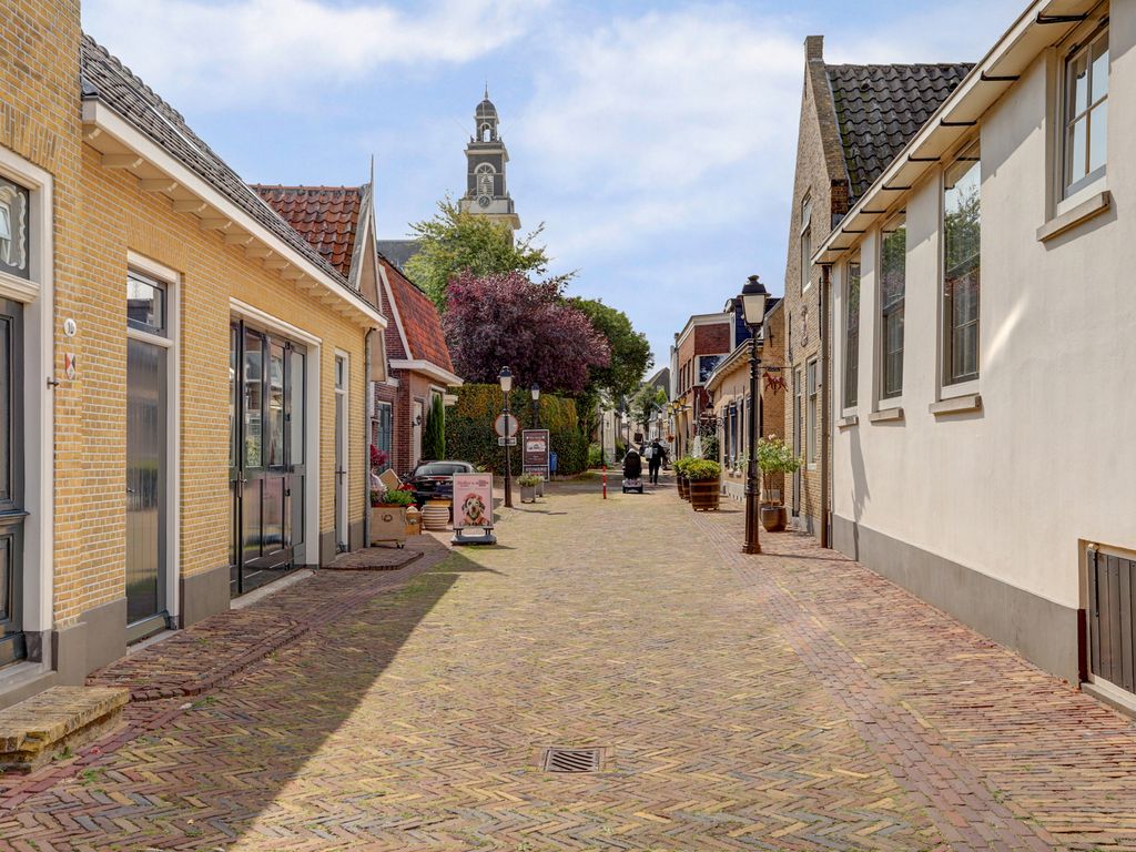 Raadhuisplein 71, LEKKERKERK