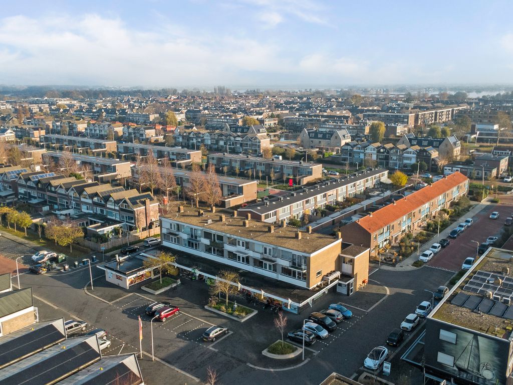 Van Staverenstraat 20a, REEUWIJK