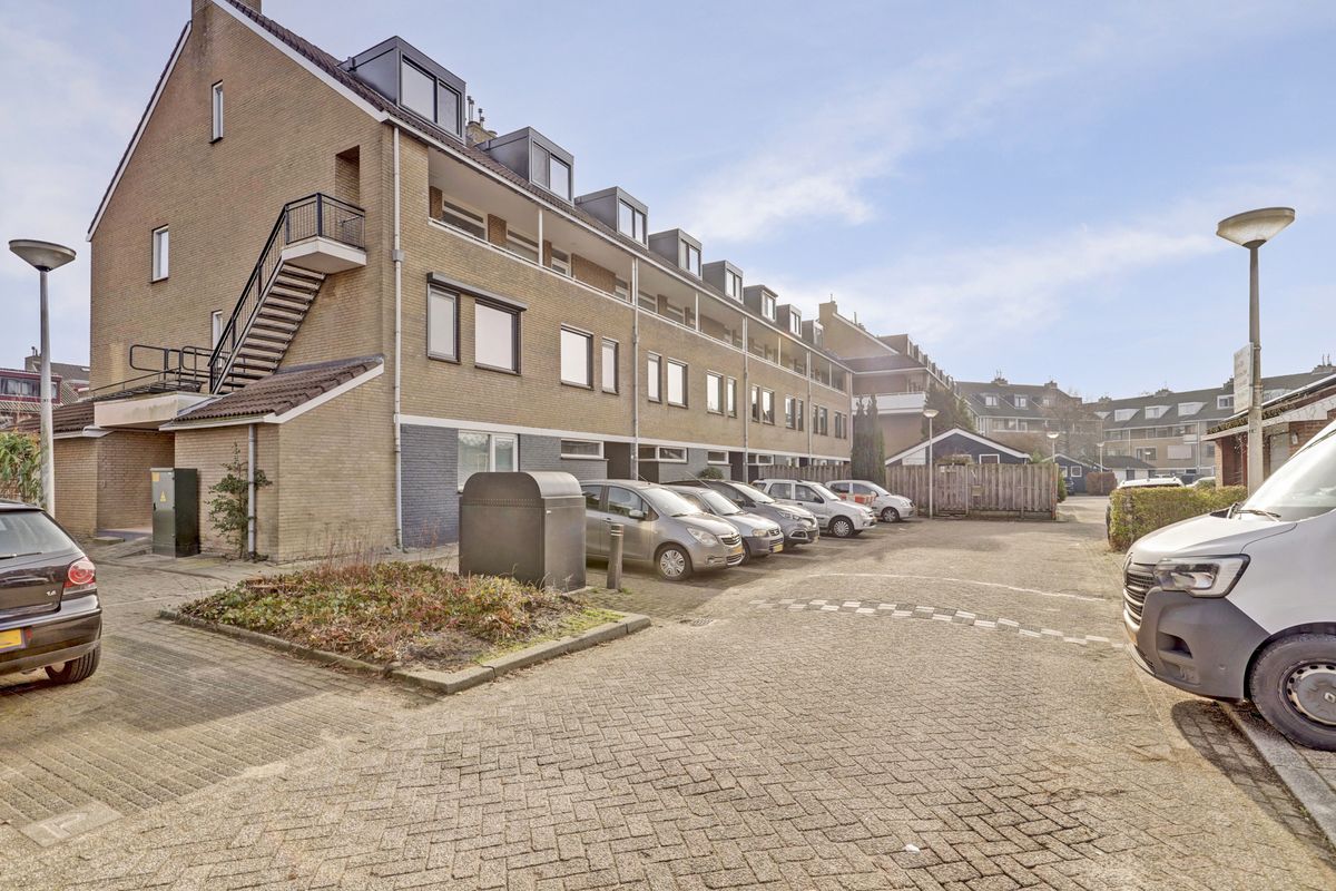 Anna van Hensbeeksingel 246