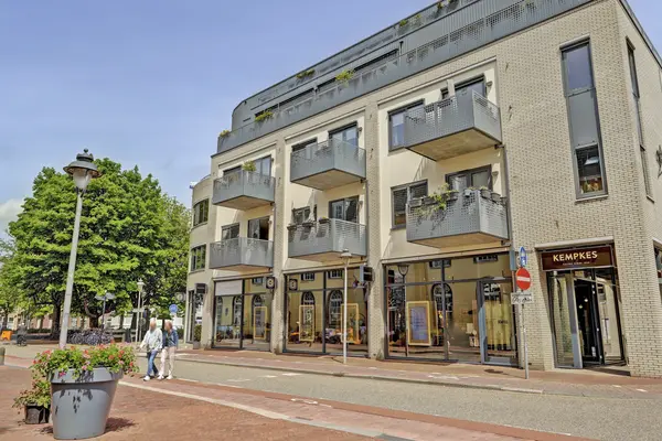 Agnietenstraat 64