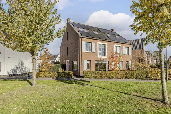 Burgemeester Verdaasdonkstraat 94, TETERINGEN