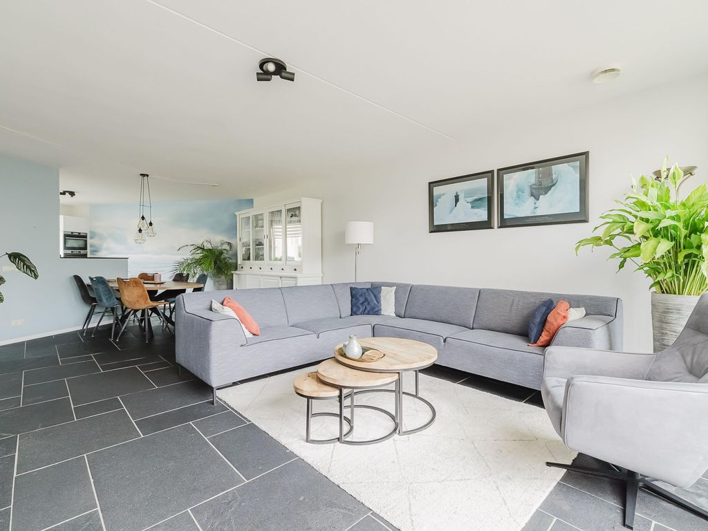 Tussenwoning te koop: Prinses van Lotharingenstraat 114, Bavel