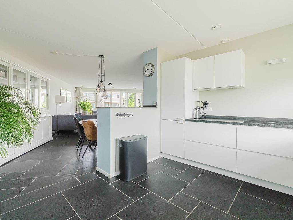 Tussenwoning te koop: Prinses van Lotharingenstraat 114, Bavel