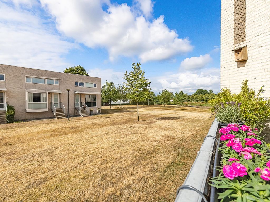 Tussenwoning te koop: Prinses van Lotharingenstraat 114, Bavel