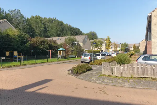 Elzenbaan 8, ENKHUIZEN