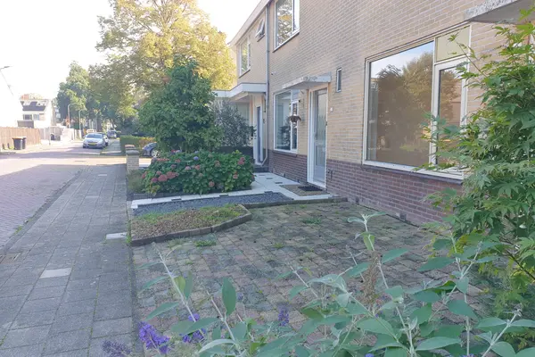 Elzenbaan 8, ENKHUIZEN