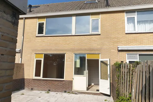 Elzenbaan 8, ENKHUIZEN