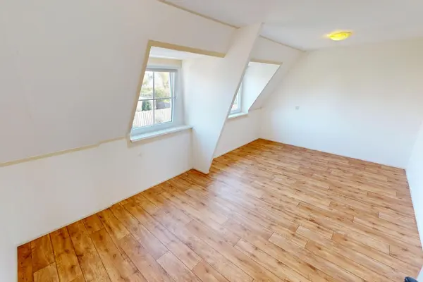 Eg 4, Bovenkarspel