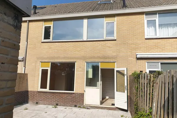 Elzenbaan 8, ENKHUIZEN