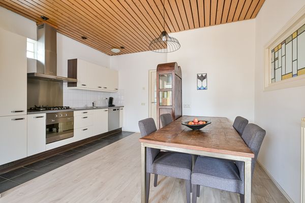 Sint Nicolaasstraat 28, 