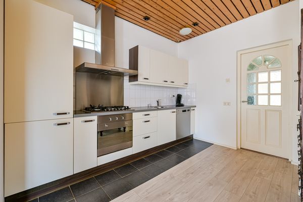 Sint Nicolaasstraat 28, 