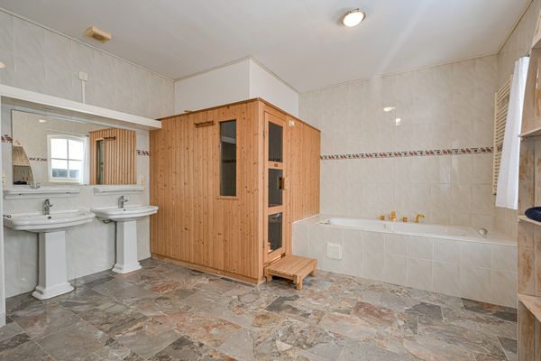 Sint Nicolaasstraat 28, 