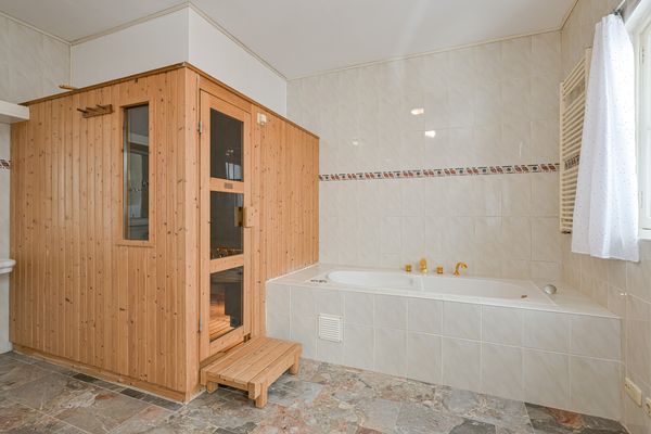 Sint Nicolaasstraat 28, 