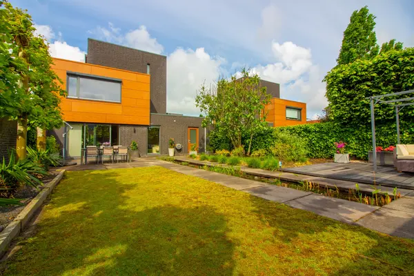 Villa Dotterbloem 19, WAALWIJK