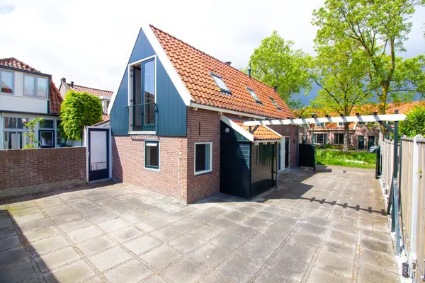 Drie Zalmen 14, ENKHUIZEN