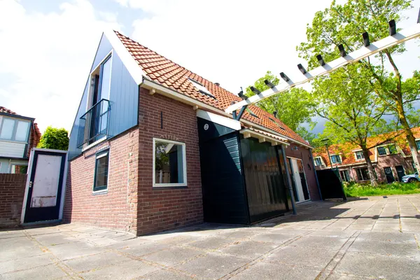 Drie Zalmen 14, ENKHUIZEN