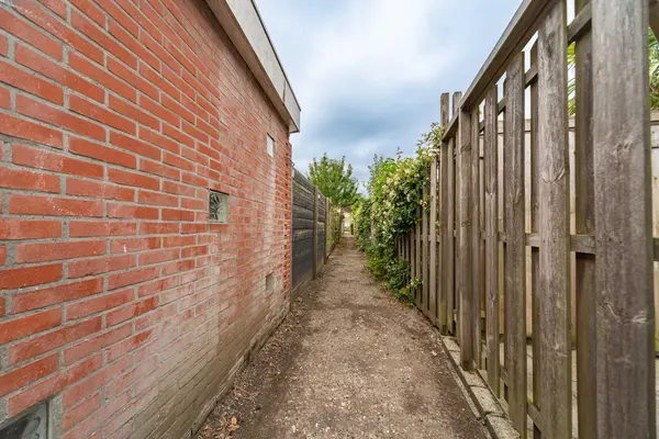 Burgemeester Honijkstr 7, VENHUIZEN
