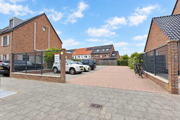 Hunsingosingel 24, Den Haag