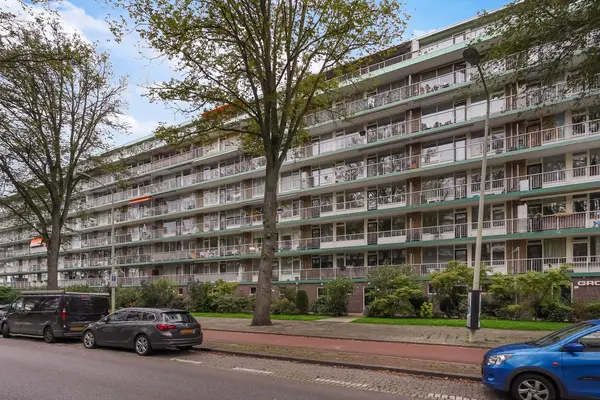 Volendamlaan 821, Den Haag