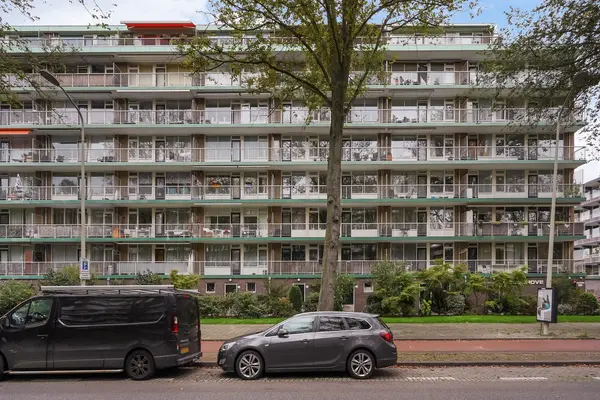 Volendamlaan 821, Den Haag