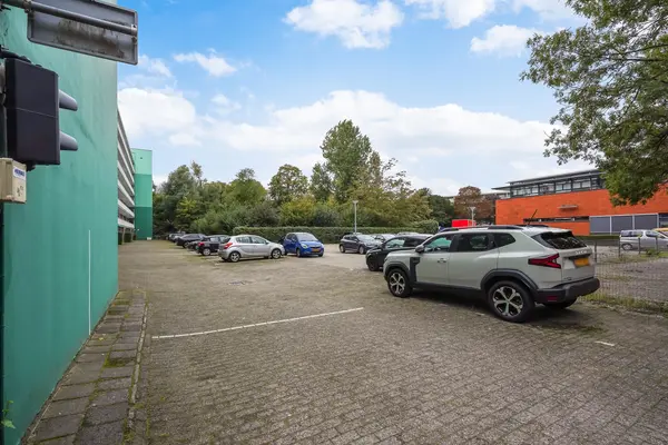 Volendamlaan 821, Den Haag