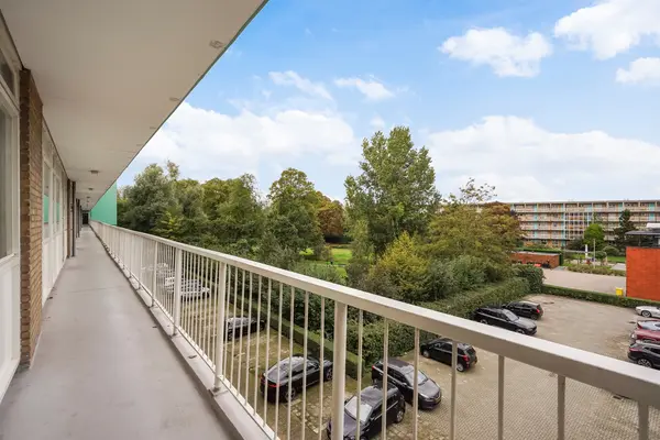 Volendamlaan 821, Den Haag