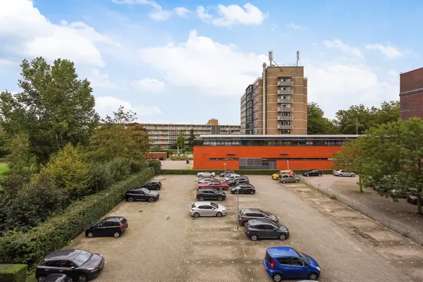 Volendamlaan 821, Den Haag