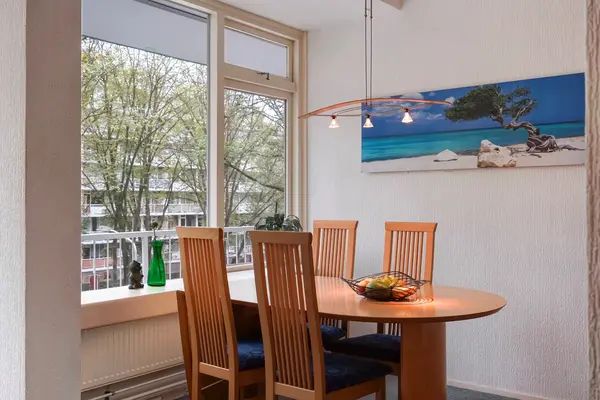 Volendamlaan 821, Den Haag