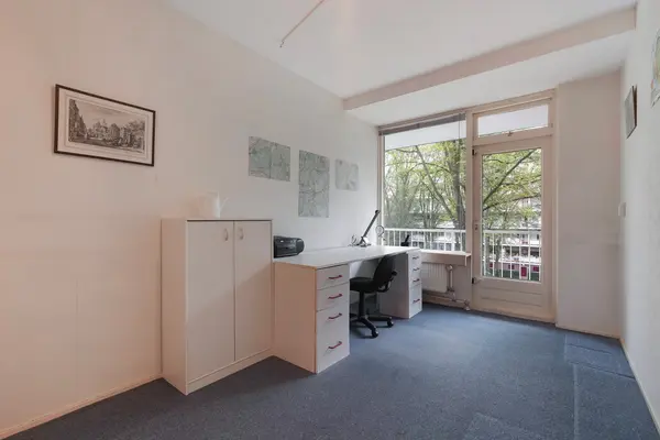 Volendamlaan 821, Den Haag