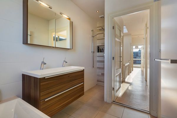 Groot Hertoginnelaan 142A, Den Haag