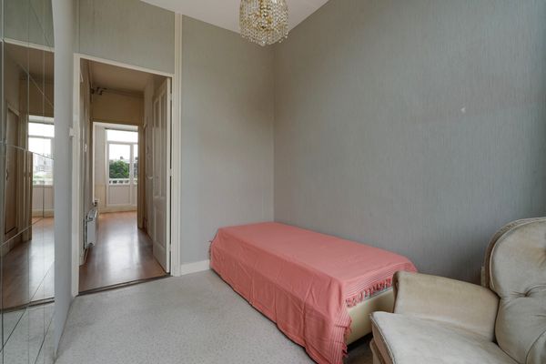 Valkenboskade 81, Den Haag