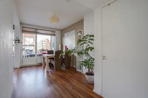 Veenendaalkade 379, Den Haag