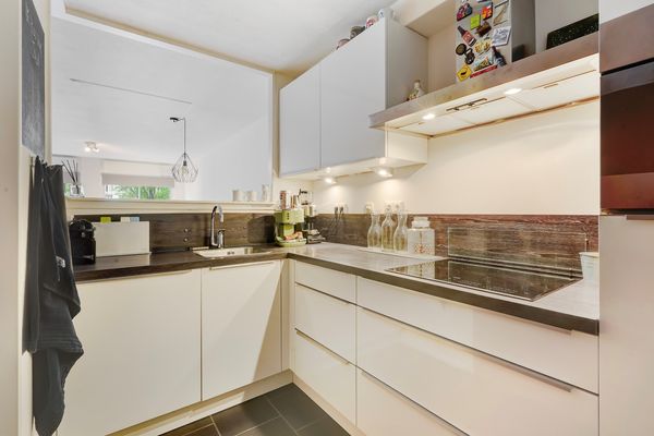 Waldeck Pyrmontkade 92, Den Haag