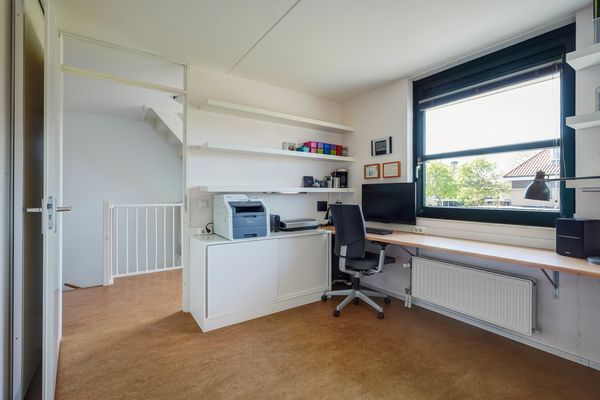 Luchtenburglaan 52, Den Haag