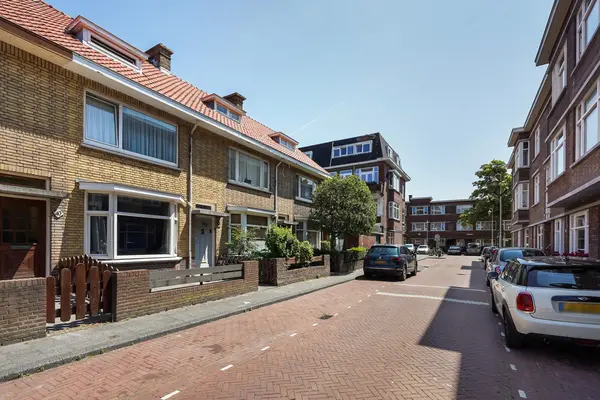 Boele van Hensbroekstraat 42, Den Haag