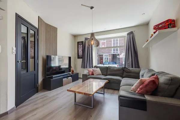Boele van Hensbroekstraat 42, Den Haag