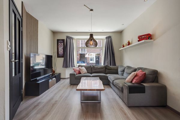 Boele van Hensbroekstraat 42, Den Haag