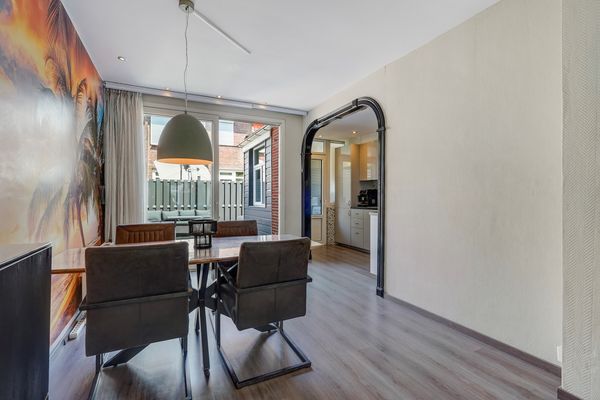 Boele van Hensbroekstraat 42, Den Haag