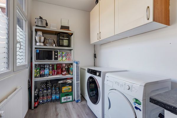 Boele van Hensbroekstraat 42, Den Haag