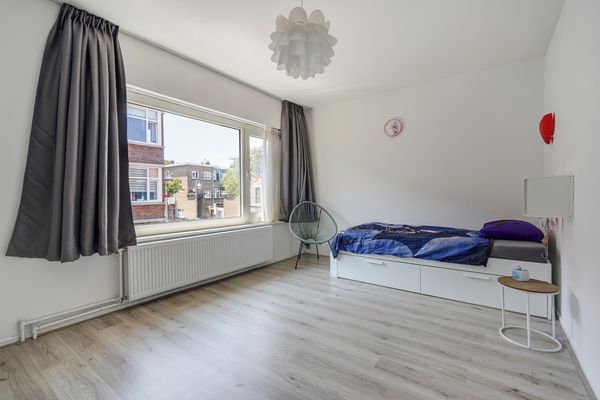 Boele van Hensbroekstraat 42, Den Haag