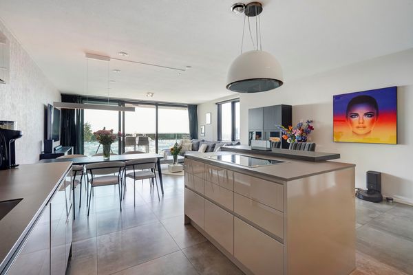 Anna van Buerenplein 235, Den Haag